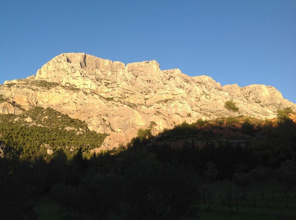 לינה וארוחת בוקר Saint-Antonin-sur-Bayon Le Moulin En Provence מראה חיצוני תמונה