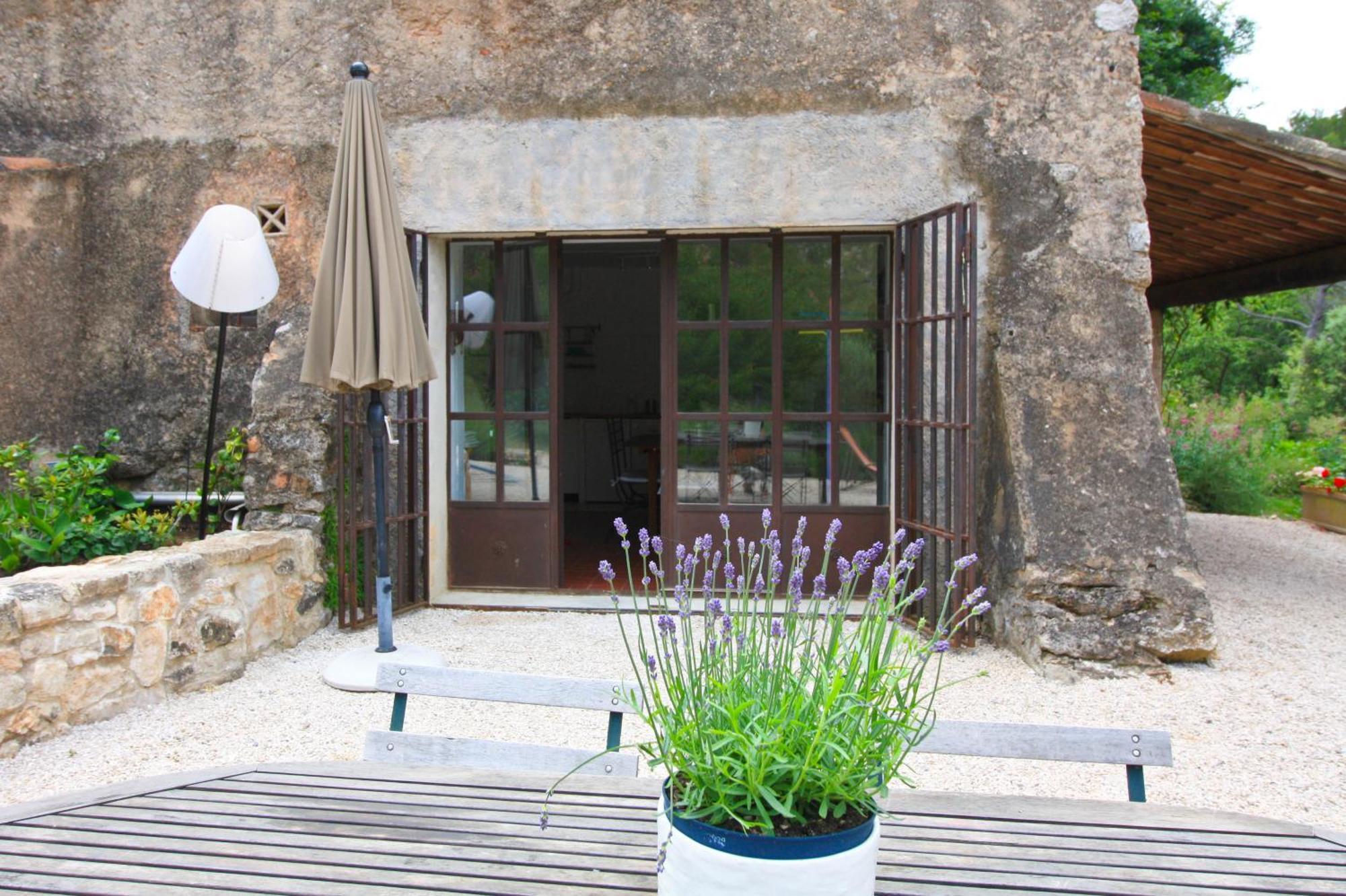 לינה וארוחת בוקר Saint-Antonin-sur-Bayon Le Moulin En Provence מראה חיצוני תמונה