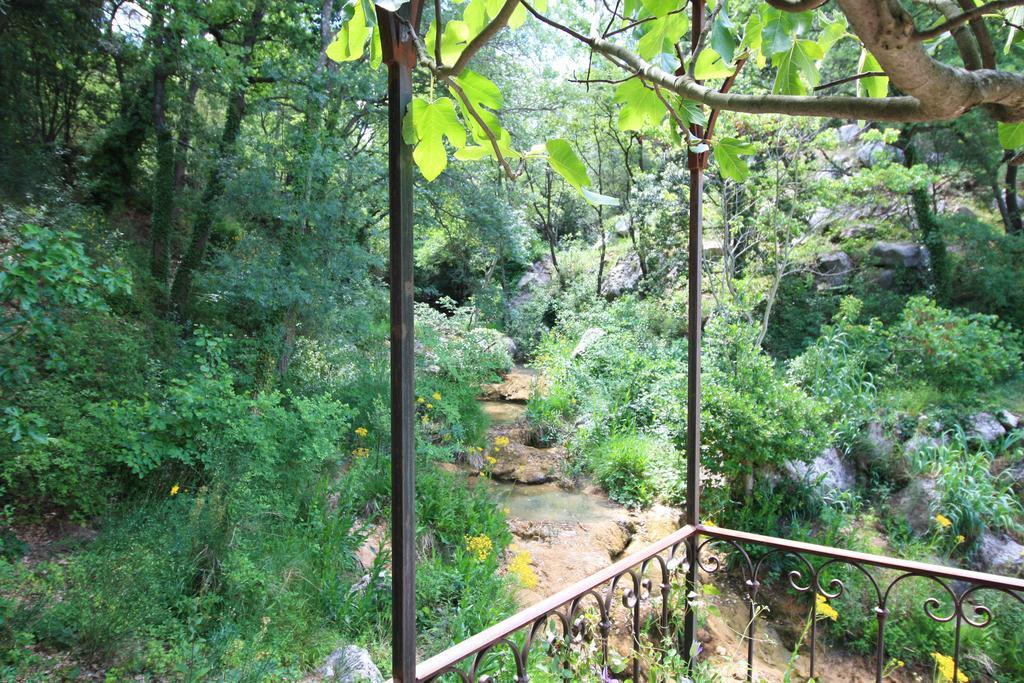 לינה וארוחת בוקר Saint-Antonin-sur-Bayon Le Moulin En Provence מראה חיצוני תמונה